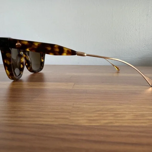 Oliver Peoples Tortoise Sunglasses - Picture 3 of 9